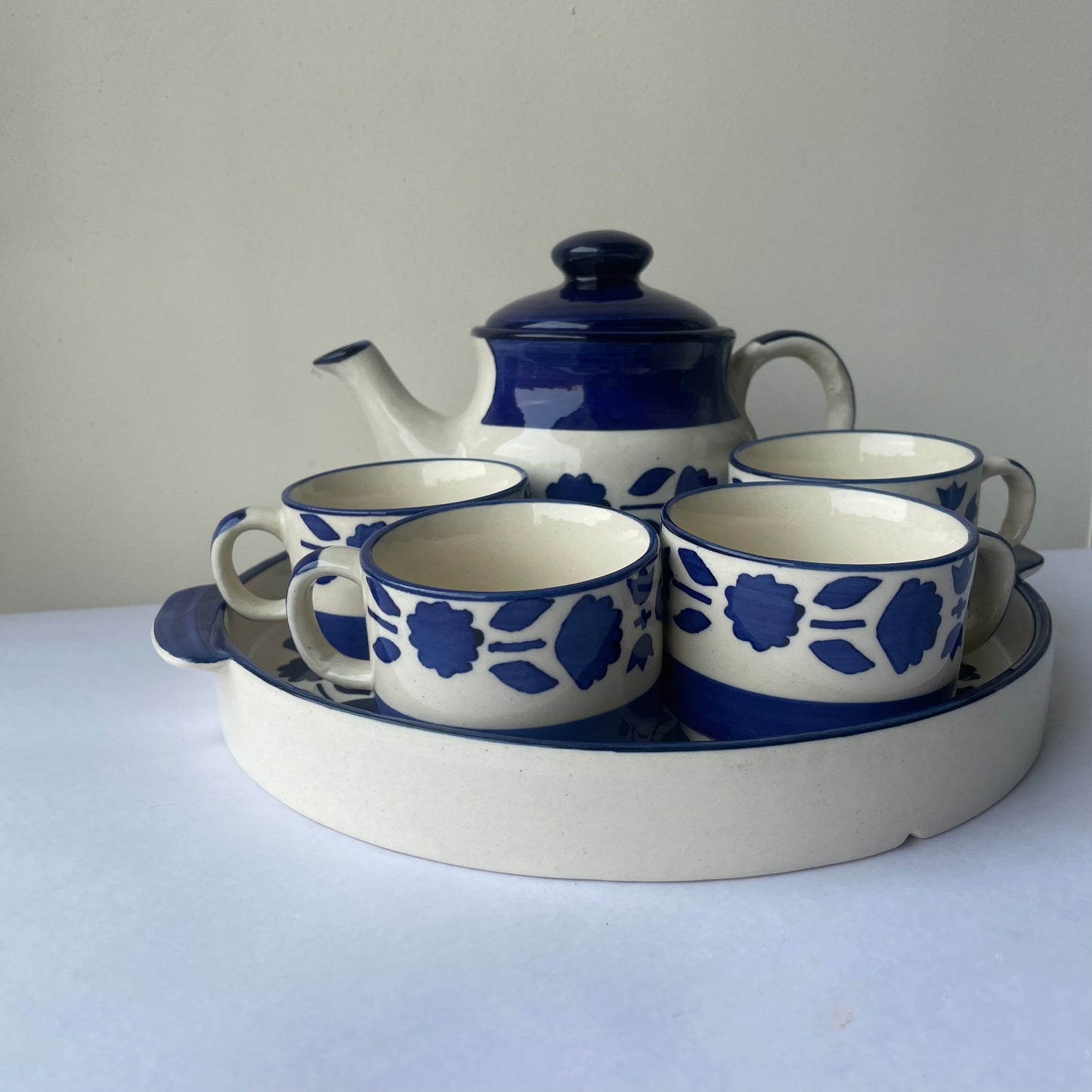 The Giant Tea Pot Family