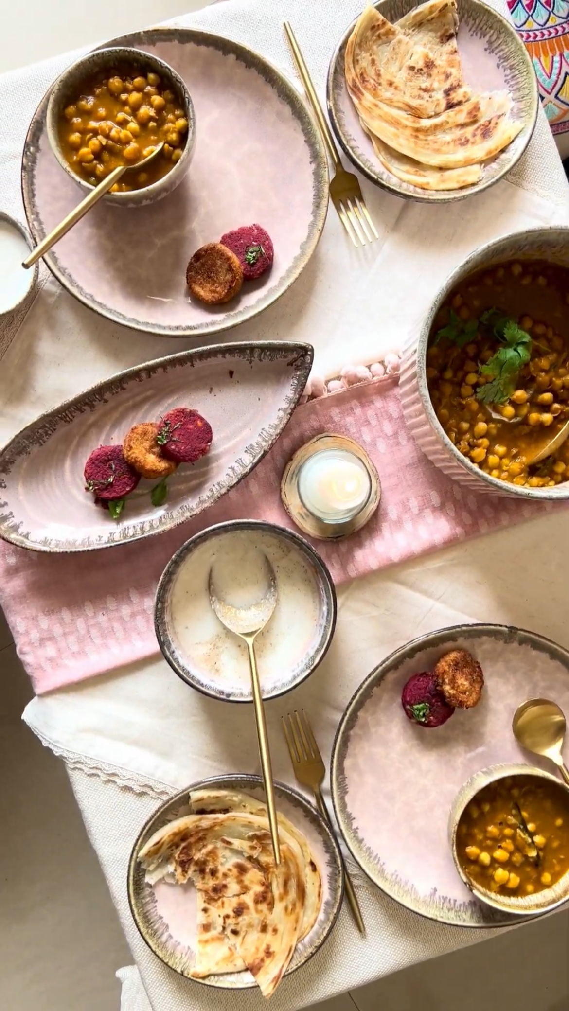 The Roseate Dinner Set For 6