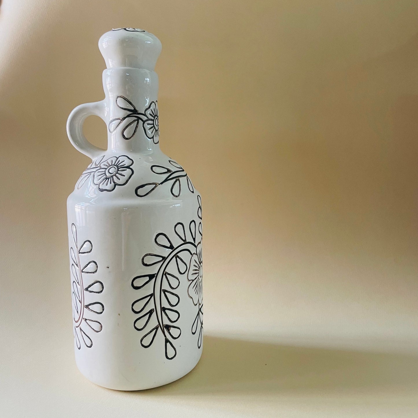 Oleum Bottle (White)