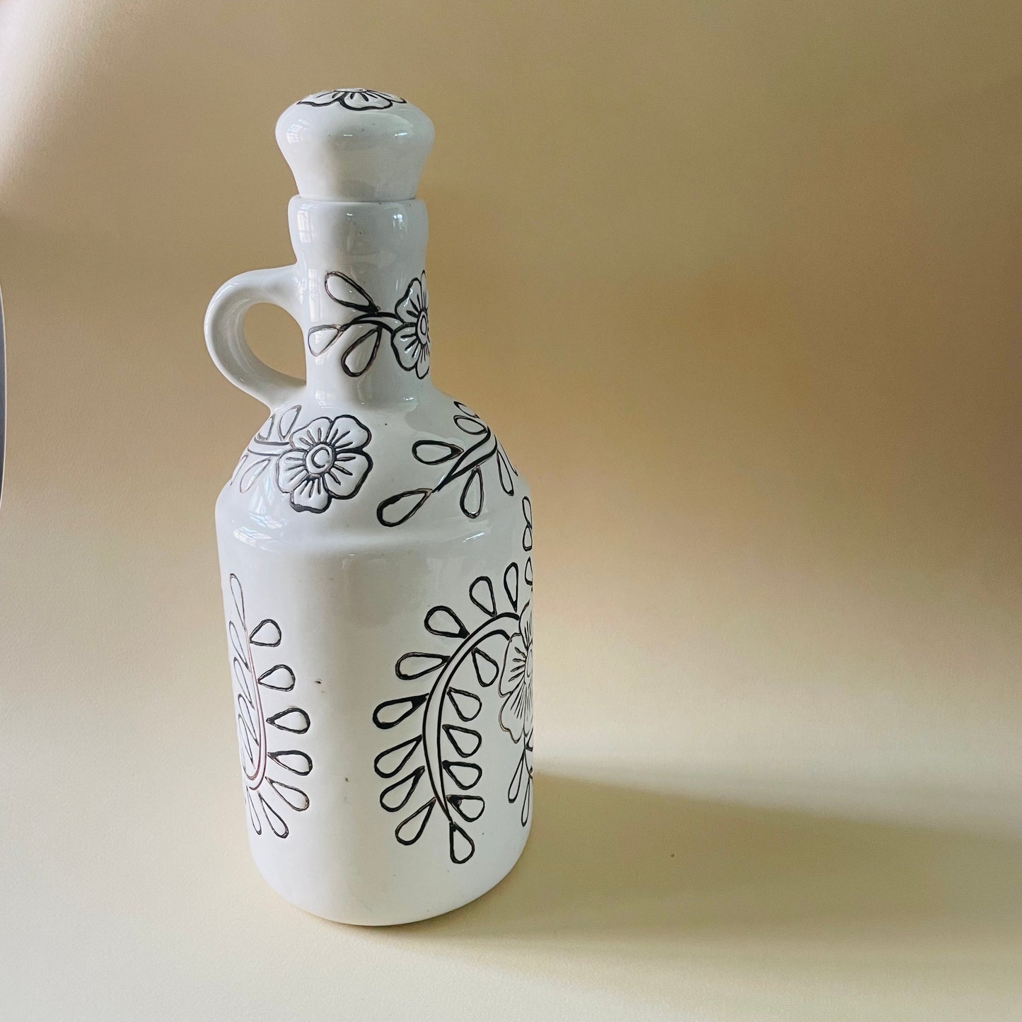 Oleum Bottle (White)