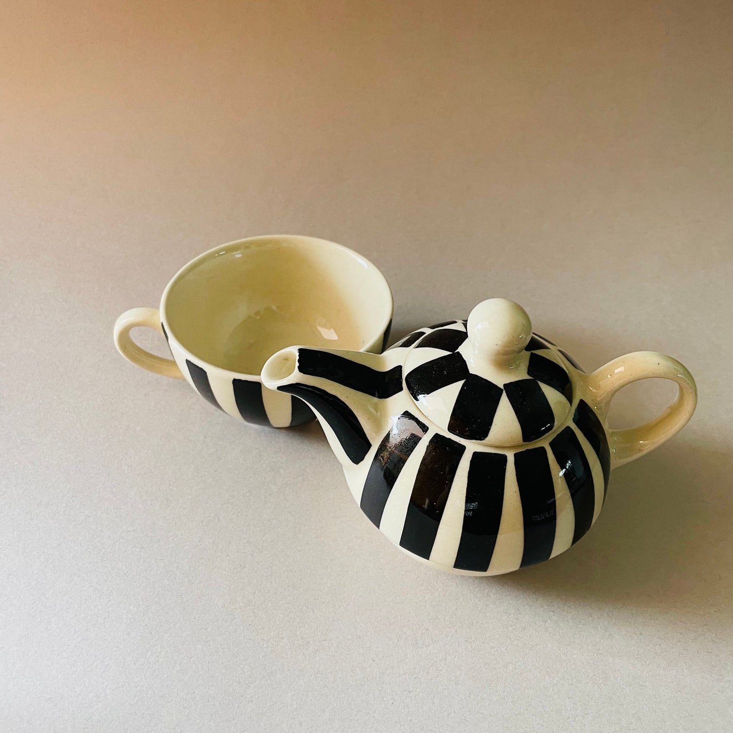 Black & White Tee Pot Set
