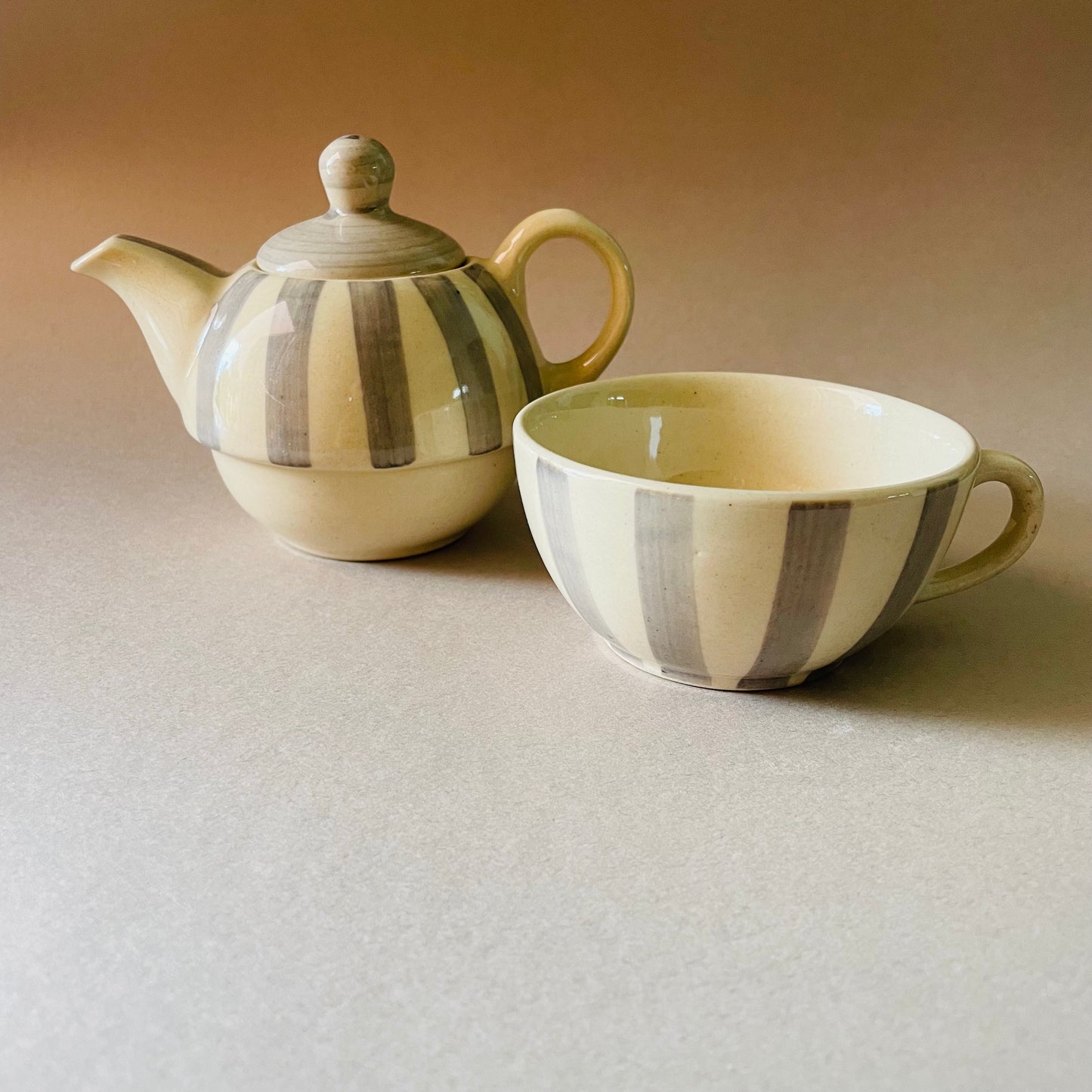 Grey & White Tee Pot Set