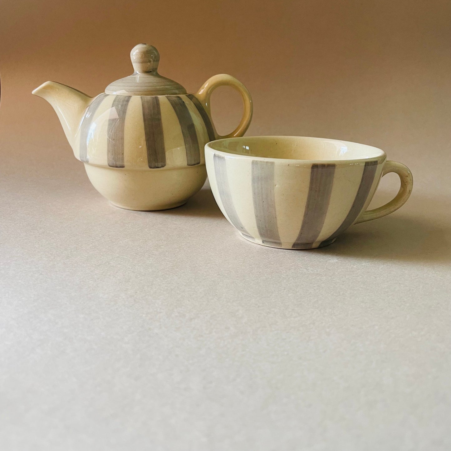 Grey & White Tee Pot Set