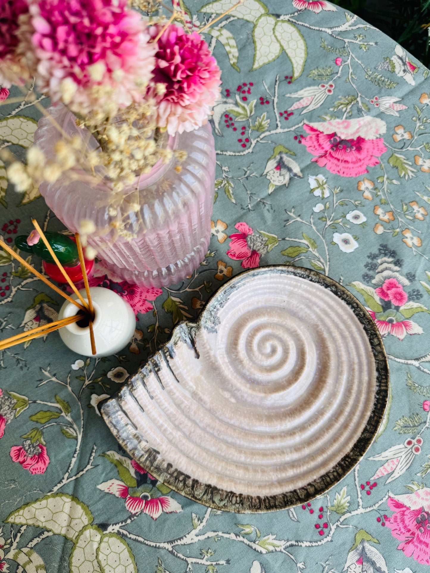 Rakhi Edit : Roseate Shell Platter