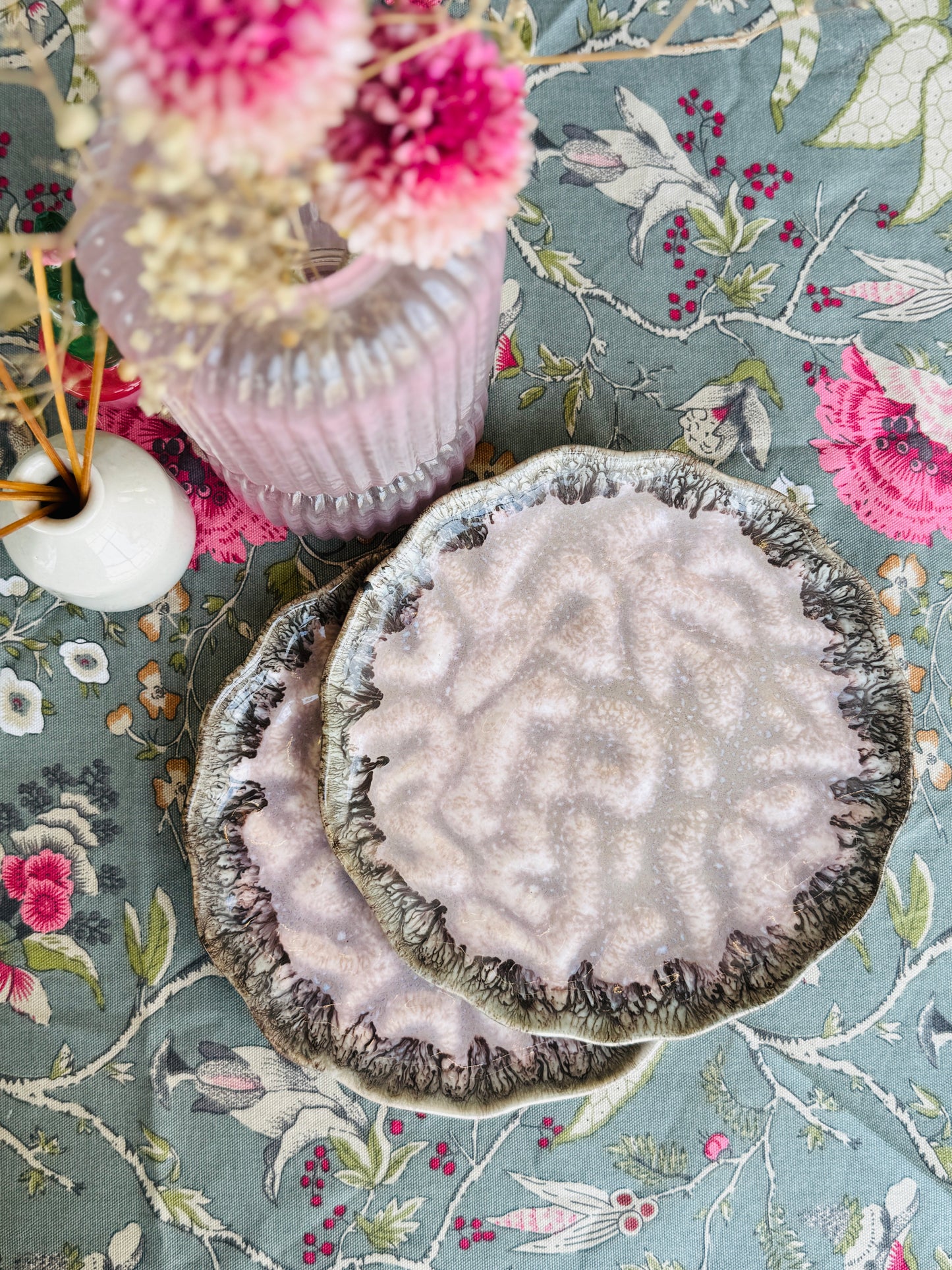 Rakhi Edit : Roseate Scalloped Platter (Set of 2)