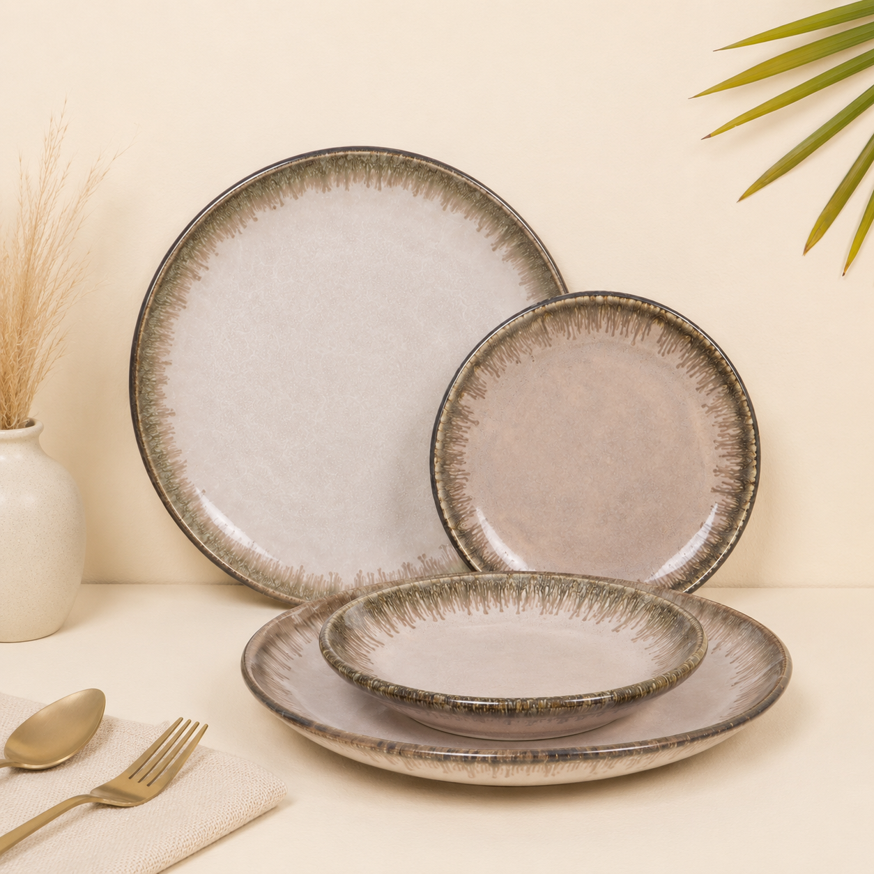 The Roseate Dinner & Quarter Plate Set