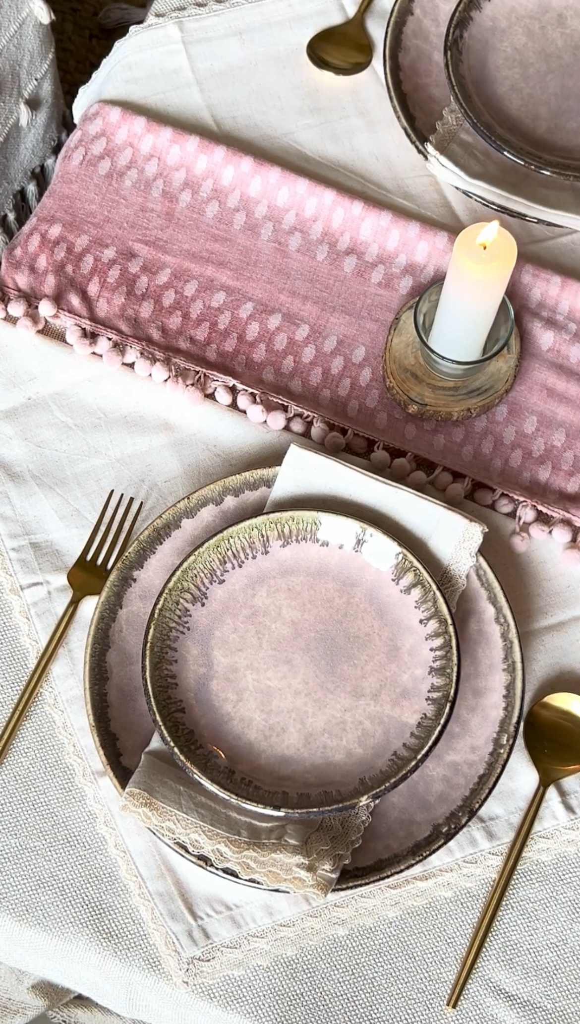 Roseate Dinner Set