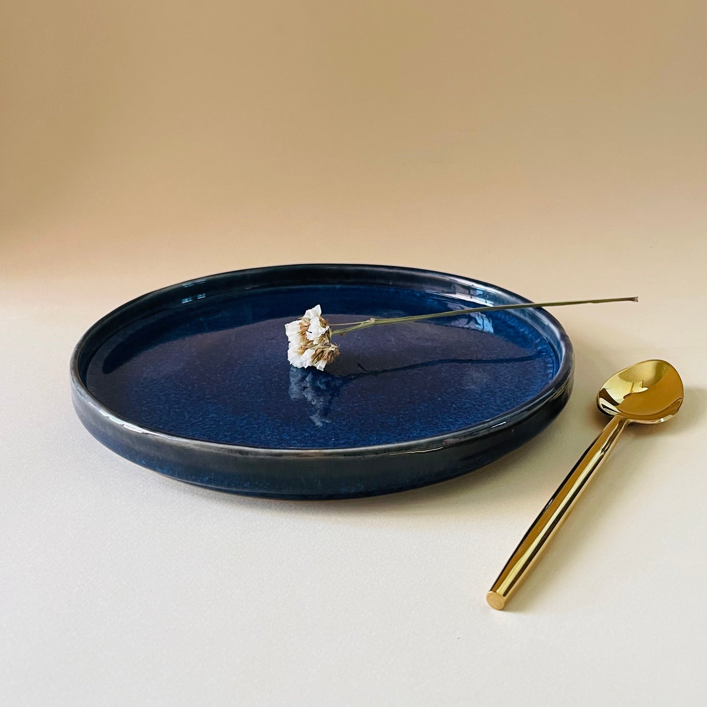 The Profondo Bleu Flat Plate