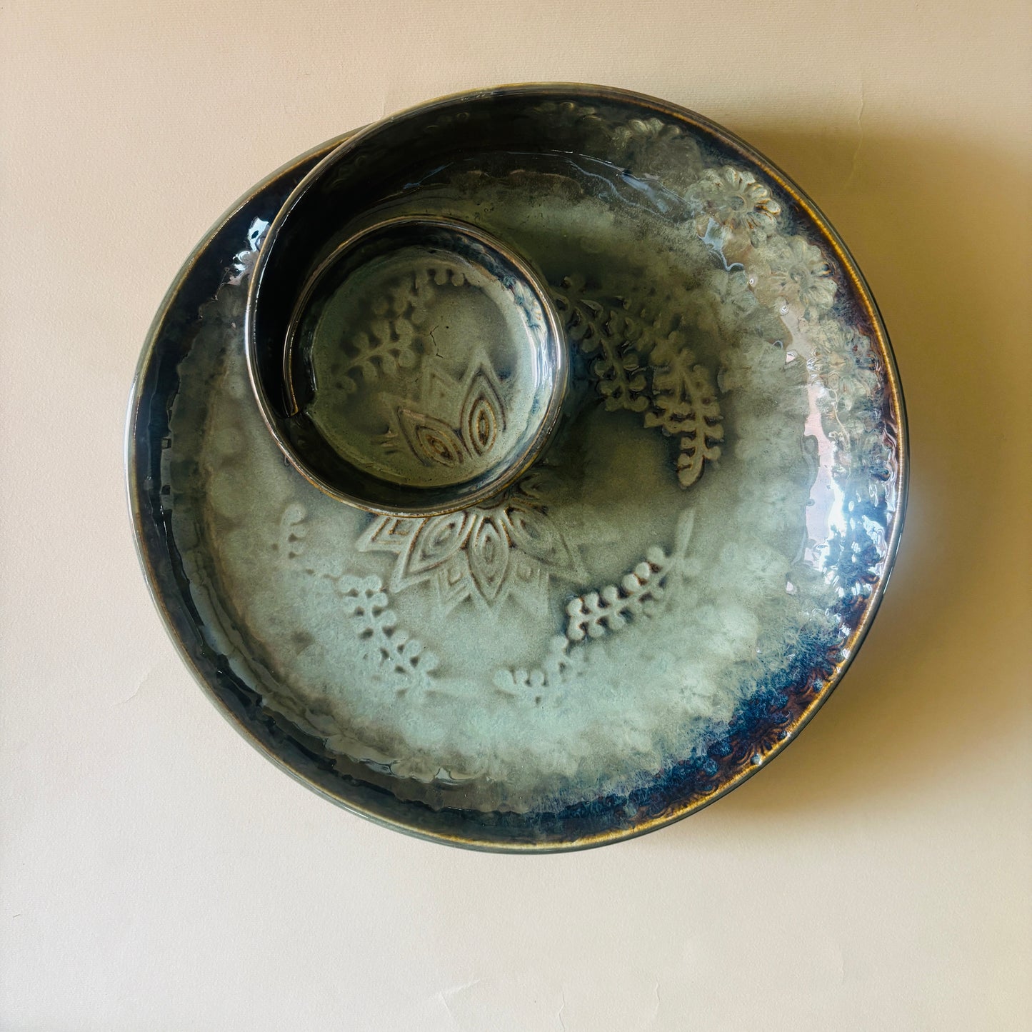 Sage Olive Bloom – Artisanal Platter with Dip Bowl (10 Inch)