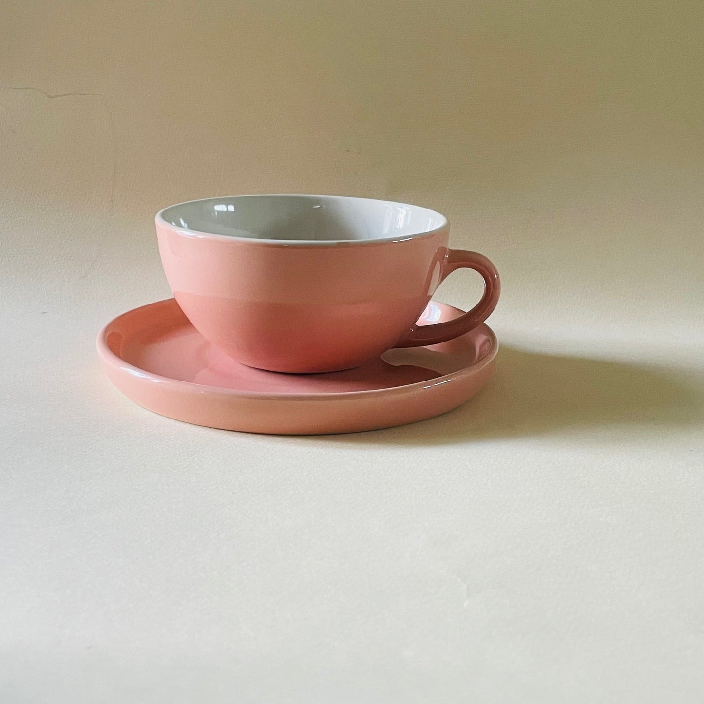 The Vibrante Latte Cup & Saucer Collection (320 ml)
